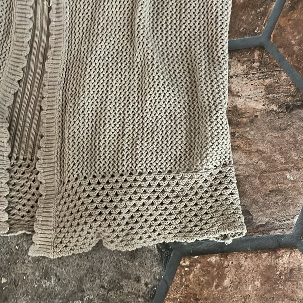 Cotton knit scalloped edge cardigan sweater taupe oatmeal textured cardigan READ - Picture 3 of 9